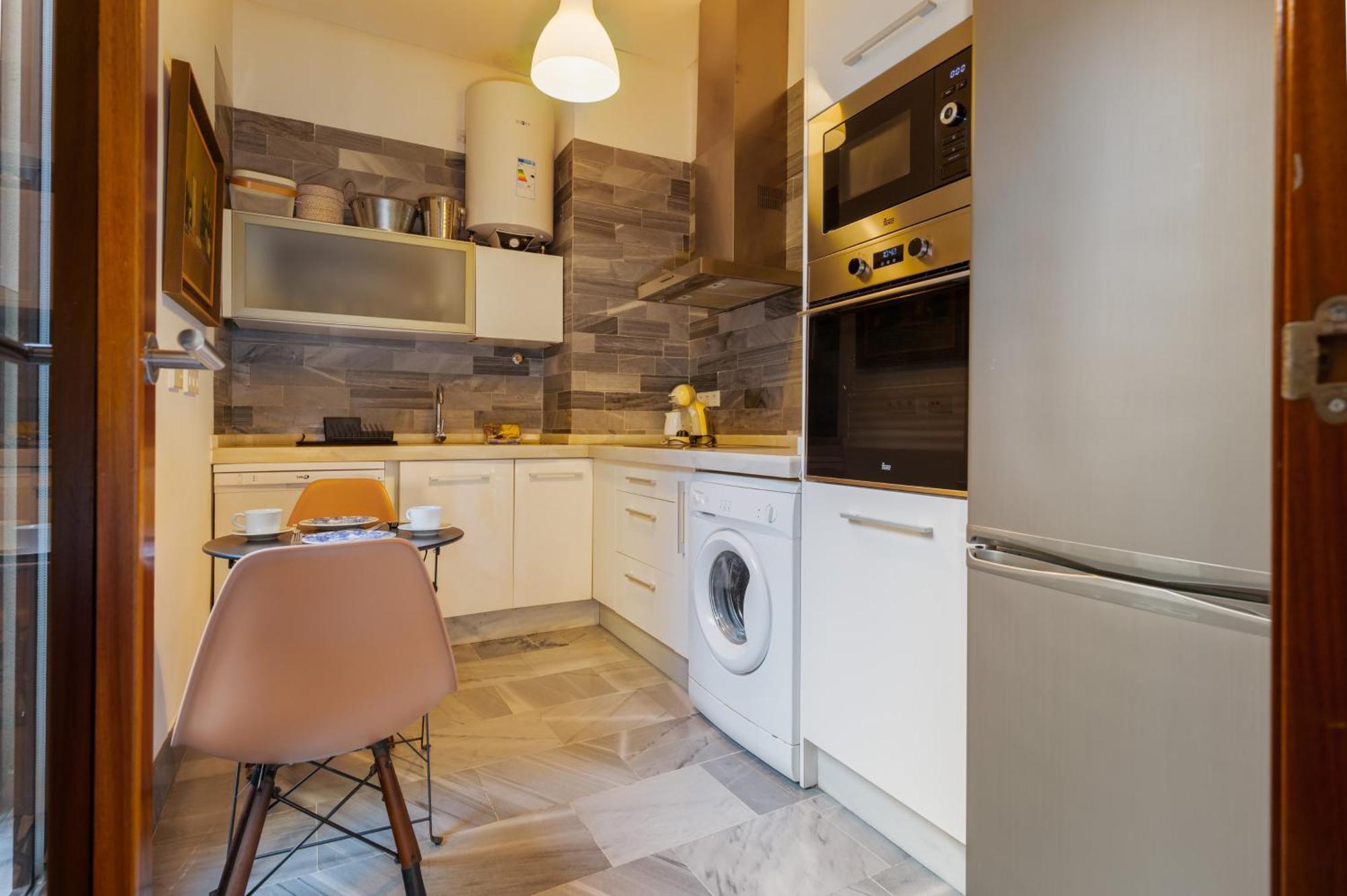 Attic With Terrace- 1Bd 1Bth- Corral Del Rey Apartment Seville Luaran gambar
