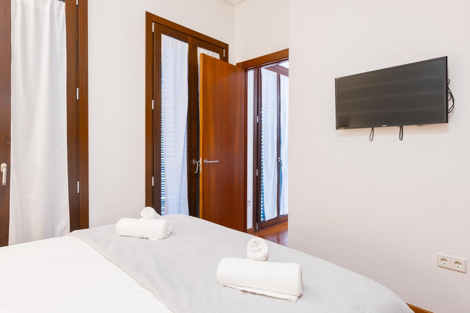 Attic With Terrace- 1Bd 1Bth- Corral Del Rey Apartment Seville Luaran gambar